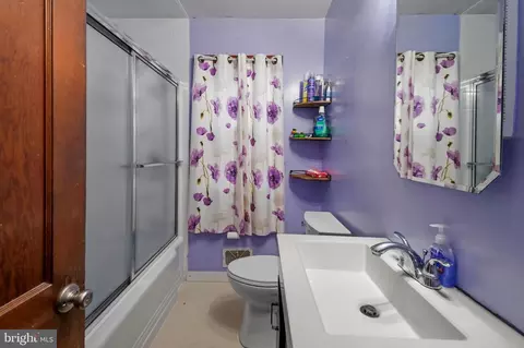 Bath - 3636 Coolidge Ave, Baltimore, MD 21229 photo 1 of 1