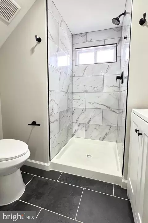 Bath - 4807 Lanier Ave, Baltimore, MD 21215 photo 6 of 10
