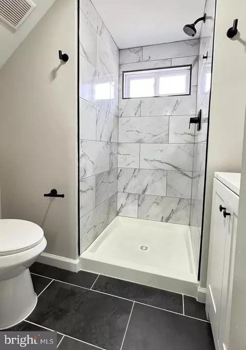 Bath - 4807 Lanier Ave, Baltimore, MD 21215 photo 9 of 10