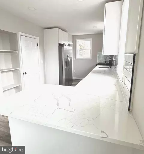 Entry Way - 4807 Lanier Ave, Baltimore, MD 21215 photo 5 of 7