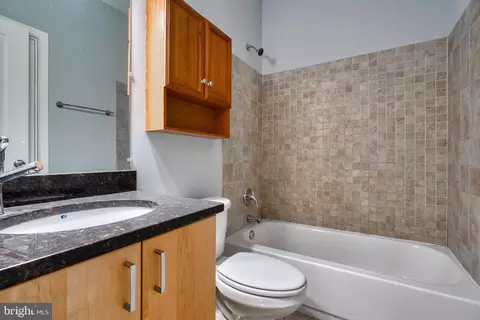 Bath - 214 Regester St S, Baltimore, MD 21231 photo 14 of 17