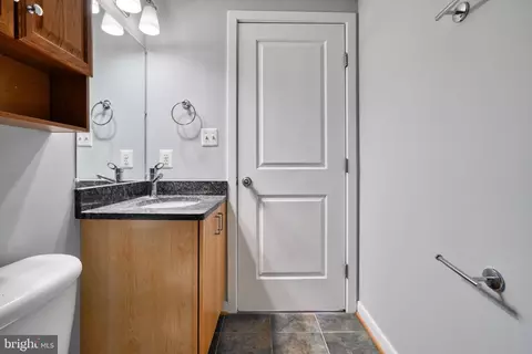 Bath - 214 Regester St S, Baltimore, MD 21231 photo 5 of 17