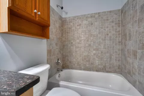 Bath - 214 Regester St S, Baltimore, MD 21231 photo 15 of 17