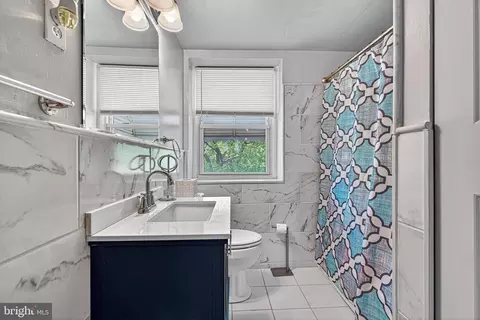 Bath - 5267 Cedonia Ave, Baltimore, MD 21206 photo 1 of 2