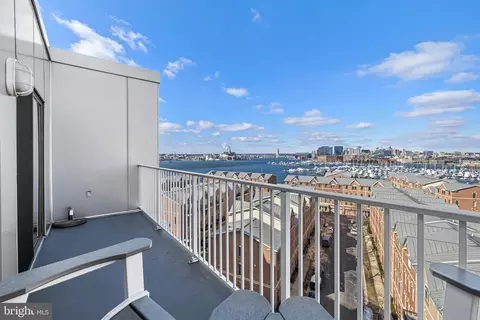 View/Area - 2702 Lighthouse Pt E #720, Baltimore, MD 21224 photo 4 of 7