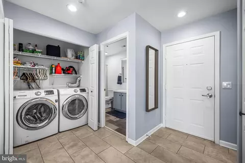 Other - 2702 Lighthouse Pt E #720, Baltimore, MD 21224 photo 3 of 6