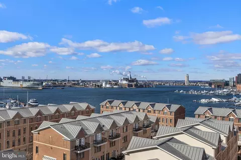 View/Area - 2702 Lighthouse Pt E #720, Baltimore, MD 21224 photo 5 of 7