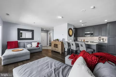 Other - 2702 Lighthouse Pt E #720, Baltimore, MD 21224 photo 1 of 6