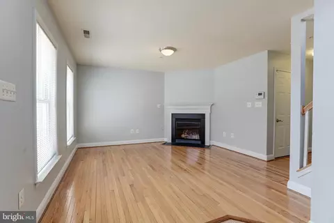 Living - 302 Scott St, Baltimore, MD 21230 photo 2 of 7