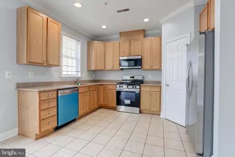 Kitchen - 302 Scott St, Baltimore, MD 21230 photo 2 of 3