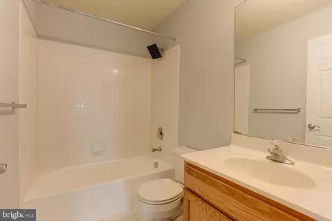 Entry Way - 302 Scott St, Baltimore, MD 21230 photo 2 of 4