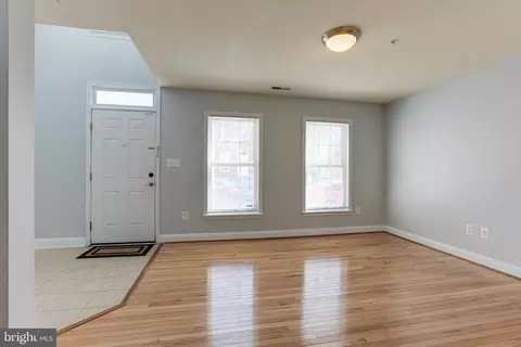 Living - 302 Scott St, Baltimore, MD 21230 photo 3 of 7