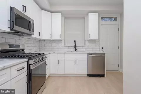 Entry Way - 1622 Normal Ave, Baltimore, MD 21213 photo 6 of 8