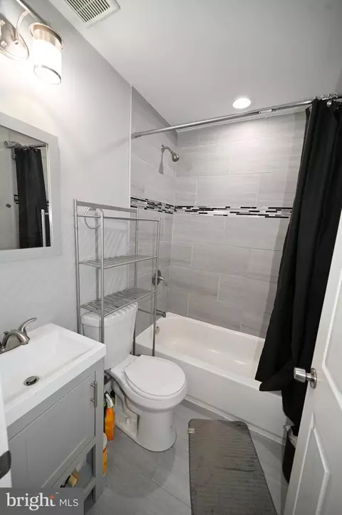 Bath - 3700 Flowerton Rd, Baltimore, MD 21229 photo 1 of 2