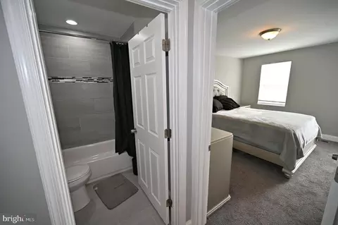 Entry Way - 3700 Flowerton Rd, Baltimore, MD 21229 photo 5 of 9