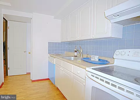 Kitchen - 2525 E Monument St, Baltimore, MD 21205 photo 3 of 3