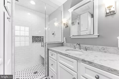 Bath - 828 William St, Baltimore, MD 21230 photo 6 of 8