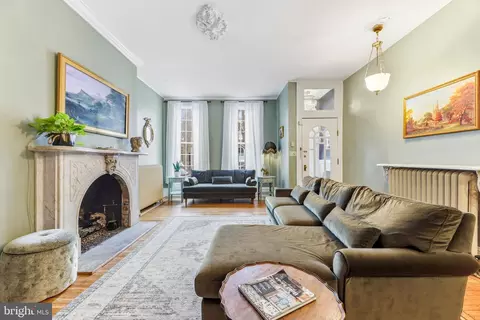 Living - 828 William St, Baltimore, MD 21230 photo 1 of 3