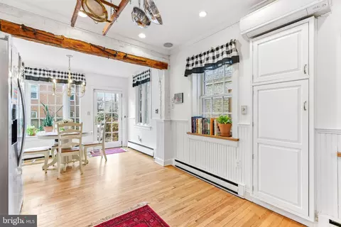 Entry Way - 828 William St, Baltimore, MD 21230 photo 6 of 16