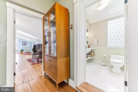 Entry Way - 828 William St, Baltimore, MD 21230 photo 13 of 16