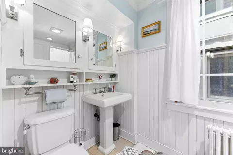 Bath - 828 William St, Baltimore, MD 21230 photo 7 of 8