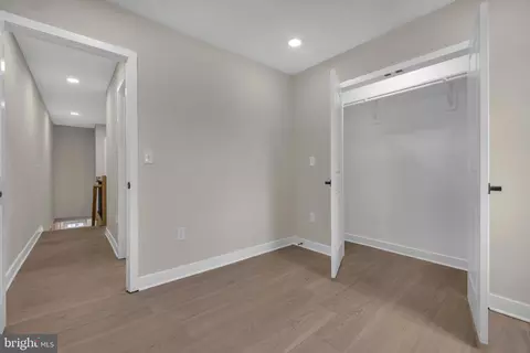 Entry Way - 2418 E Chase St, Baltimore, MD 21213 photo 12 of 20