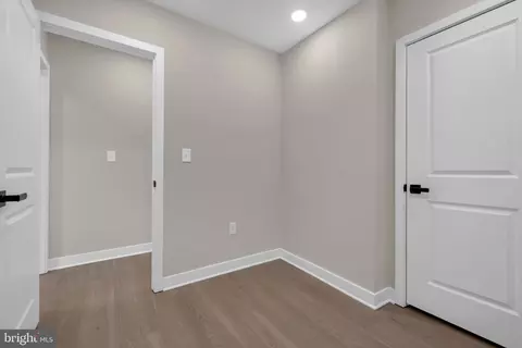 Entry Way - 2418 E Chase St, Baltimore, MD 21213 photo 11 of 20