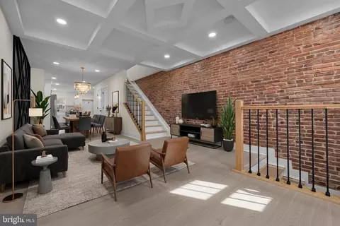 Entry Way - 2418 E Chase St, Baltimore, MD 21213 photo 1 of 20