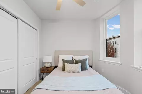 Bedroom - 2103 Mcculloh St, Baltimore, MD 21217 photo 2 of 10