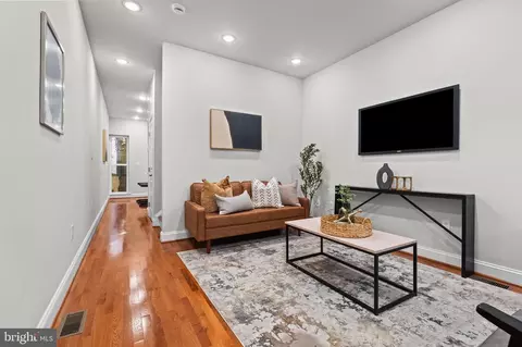 Entry Way - 2103 Mcculloh St, Baltimore, MD 21217 photo 1 of 5