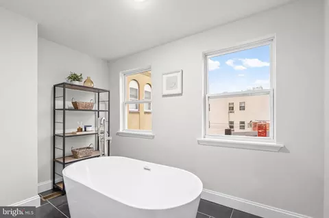 Bath - 2103 Mcculloh St, Baltimore, MD 21217 photo 6 of 11