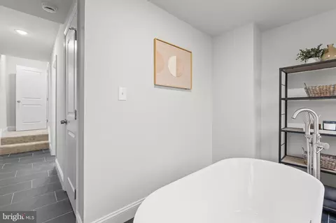 Entry Way - 2103 Mcculloh St, Baltimore, MD 21217 photo 3 of 5