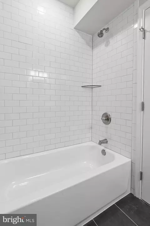 Bath - 2103 Mcculloh St, Baltimore, MD 21217 photo 4 of 11