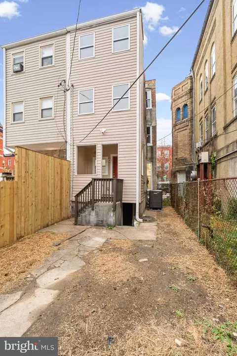 Exterior - 2103 Mcculloh St, Baltimore, MD 21217 photo 4 of 5