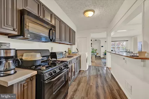 Entry Way - 3922 Mortimer Ave, Baltimore, MD 21215 photo 2 of 2