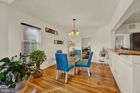 Dining - 3922 Mortimer Ave, Baltimore, MD 21215 photo 3 of 4