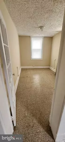 Entry Way - 4169 Fairview Ave, Baltimore, MD 21216 photo 4 of 9