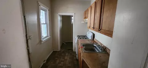 Entry Way - 4169 Fairview Ave, Baltimore, MD 21216 photo 1 of 9