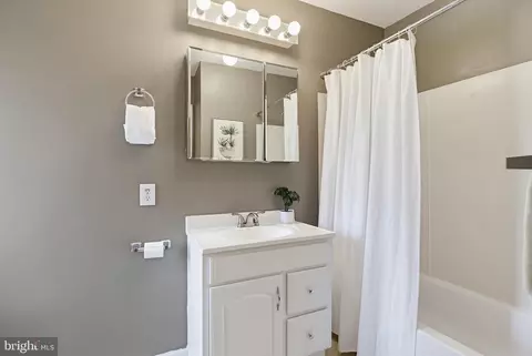 Bath - 139 E Randall St, Baltimore, MD 21230 photo 1 of 1