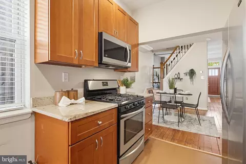 Entry Way - 139 E Randall St, Baltimore, MD 21230 photo 2 of 4