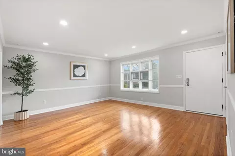 Living - 7604 Windy Rdg, Baltimore, MD 21236 photo 2 of 5