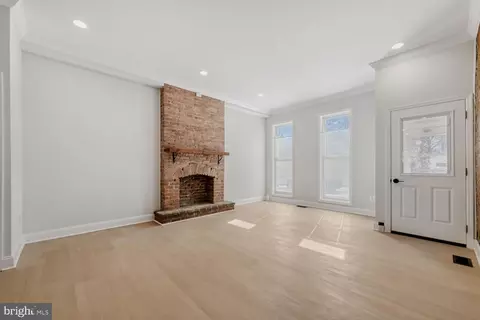 Living - 2328 E Baltimore St, Baltimore, MD 21224 photo 4 of 4