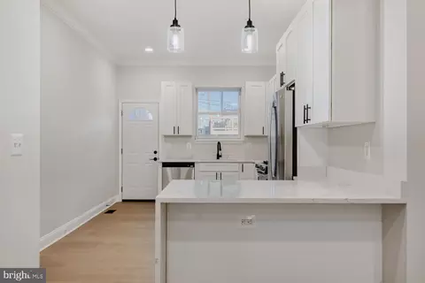 Entry Way - 2328 E Baltimore St, Baltimore, MD 21224 photo 5 of 7