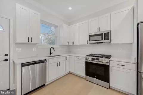 Kitchen - 2328 E Baltimore St, Baltimore, MD 21224 photo 3 of 3