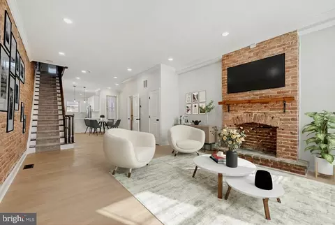 Living - 2328 E Baltimore St, Baltimore, MD 21224 photo 1 of 4