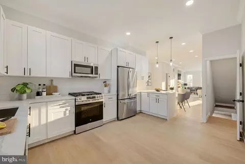 Kitchen - 2328 E Baltimore St, Baltimore, MD 21224 photo 1 of 3