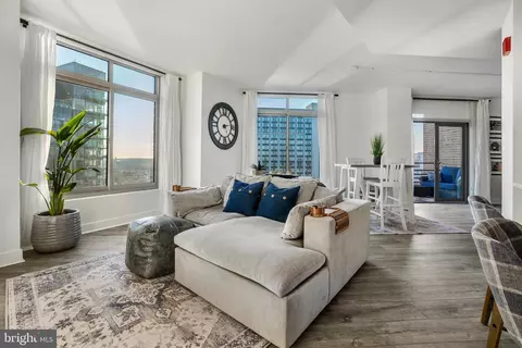 675 President St #2602, Baltimore, MD 21202