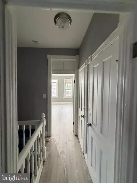 Entry Way - 2006 Walbrook Ave, Baltimore, MD 21217 photo 12 of 19