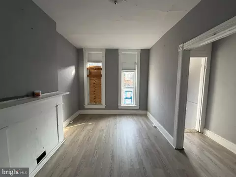 Living - 2006 Walbrook Ave, Baltimore, MD 21217 photo 2 of 5