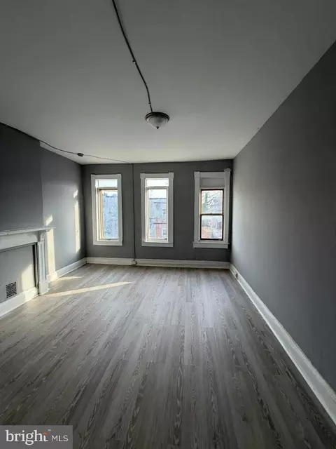 Living - 2006 Walbrook Ave, Baltimore, MD 21217 photo 4 of 5